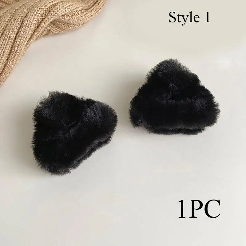 Winter Faux Fur Hair Claw For Women Girls Acrylic Crab Barrette Hairpin Furry Headwear Hair Claw Clip Fashion Hair Accessories