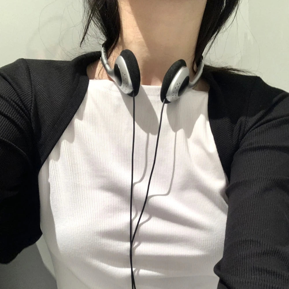 New Headphones Personality Retro Feelings Headset Black Fashion Style Headset Over Ear Earbud 3.5mm Wired Headset Photo Props