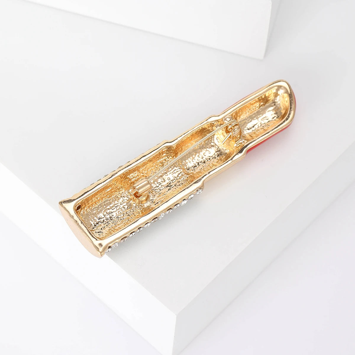 Beaut&Berry Beautiful Lipstick Lips Brooches for Women Unisex Glamour Pins Casual Party Accessories New Gifts Friends Decoration