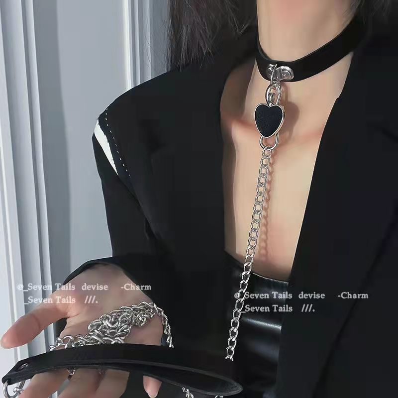 Women Sexy Erotic PU Leather Traction Rope Metal Link Chain Heart Pendant Punk Collar Choker Necklace Costume Props Accessories