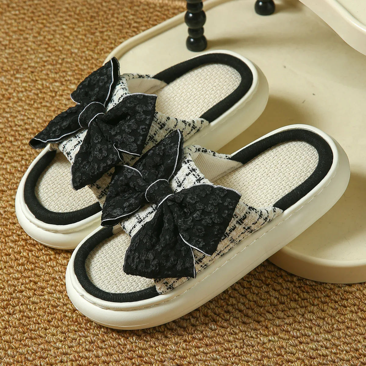 Winter Home Slippers for Couples Warm Plush Neutral Cartoon Cow Indoor Anti Slip Comfortable Cotton Slippers for Men and Women