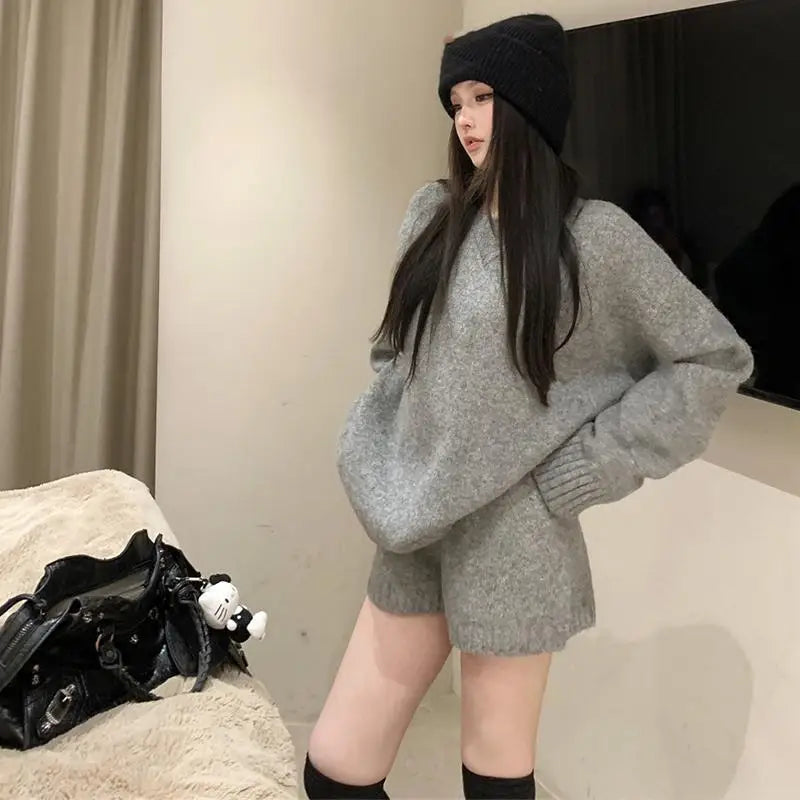 Korean Women's Suit in Autumn and Winter Loose Round Neck Long Sleeve Sweater Jacket Shorts Two-piece Suit