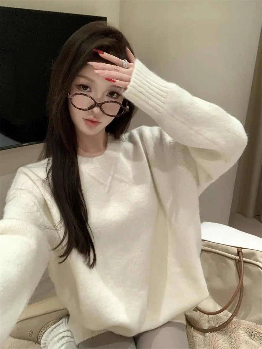 Korean Women's Suit in Autumn and Winter Loose Round Neck Long Sleeve Sweater Jacket Shorts Two-piece Suit