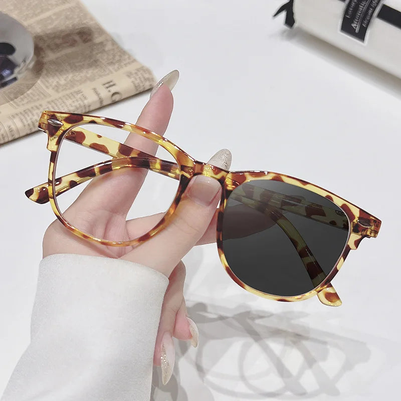 2025 Brand New Sunglasses for Men Women Photochromic Lenses Korean Style Trendy Eyewear Summer Outdoor Beach Sun Glasses