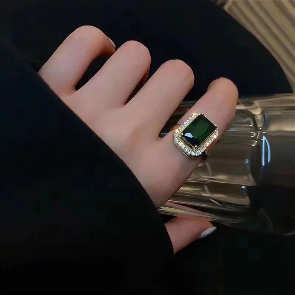 Classic Women's Three-piece Jewelry Set Statement Emerald Ring Fashion Green Zircon Ring Earring Necklace Wedding Jewelry Sets ﻿