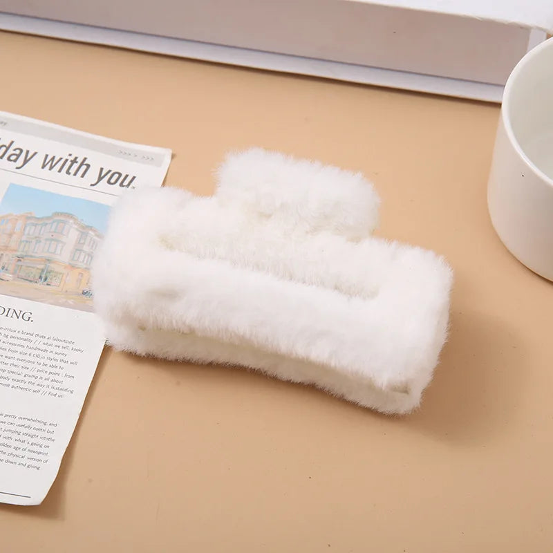 Winter Plush Square Hair Claw for Women Korean Elegant Acrylic Hairpins Faux Fur Hair Clip Pink Barrette Crab Hair Accessories