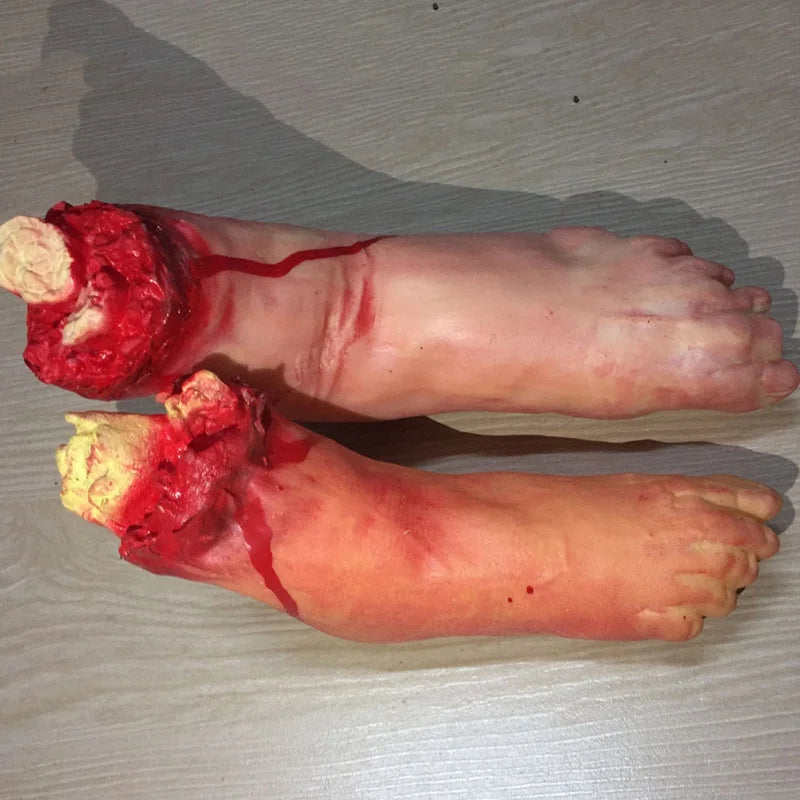 Halloween Props Horrible Blood Broken Fake Limbs Fingers Legs Arm Feet Latex Tricky Toys For Haunted House Decorations