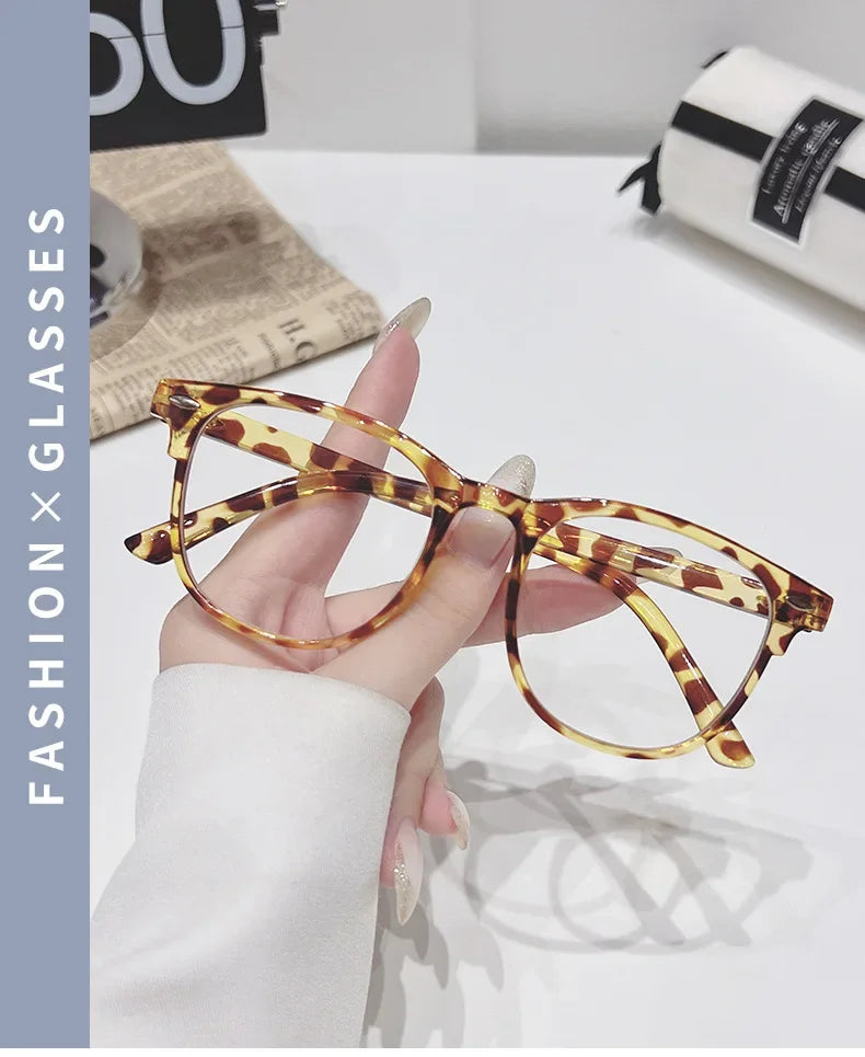 2025 Brand New Sunglasses for Men Women Photochromic Lenses Korean Style Trendy Eyewear Summer Outdoor Beach Sun Glasses