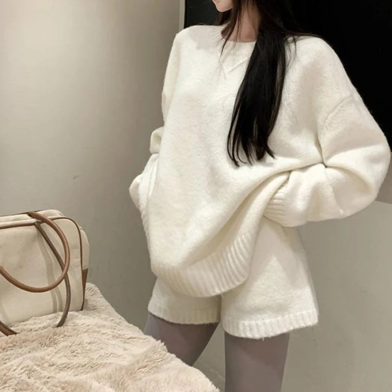 Korean Women's Suit in Autumn and Winter Loose Round Neck Long Sleeve Sweater Jacket Shorts Two-piece Suit