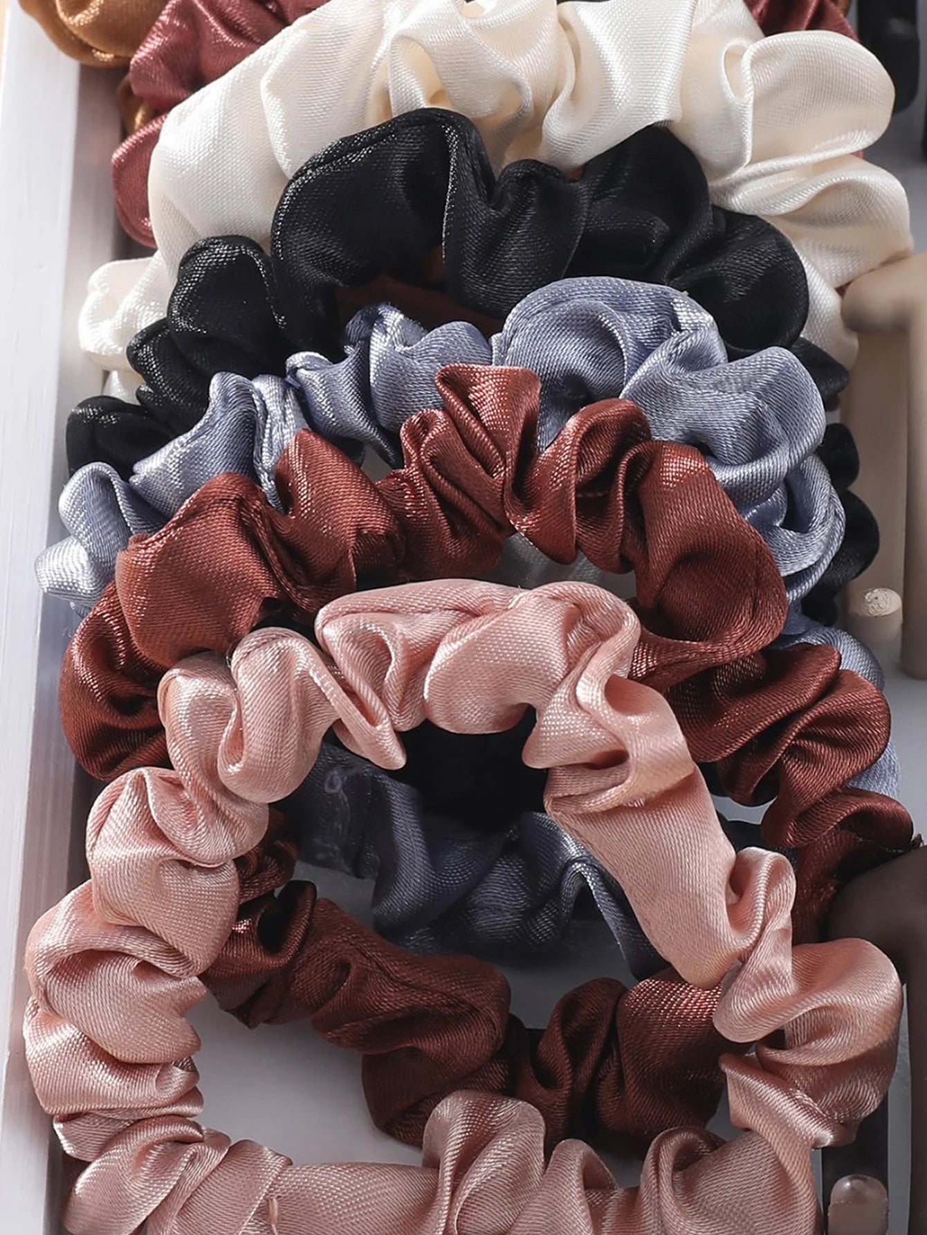 1 Set Hair Accessories for Woman Set Seamless Ponytail Holders Variety Hair Clips Hair Scrunchies HairBands Scrunchy Hair Ties F