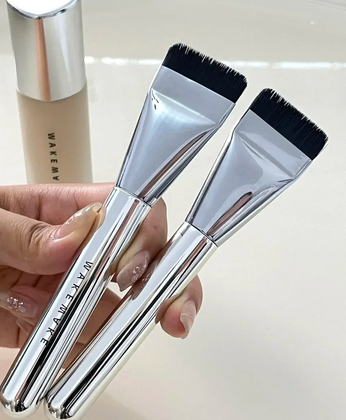 Korea wakemake Flat head One line Foundation Makeup Mask Ultra-thin flawless bare skin concealer brush Makeup tool brush