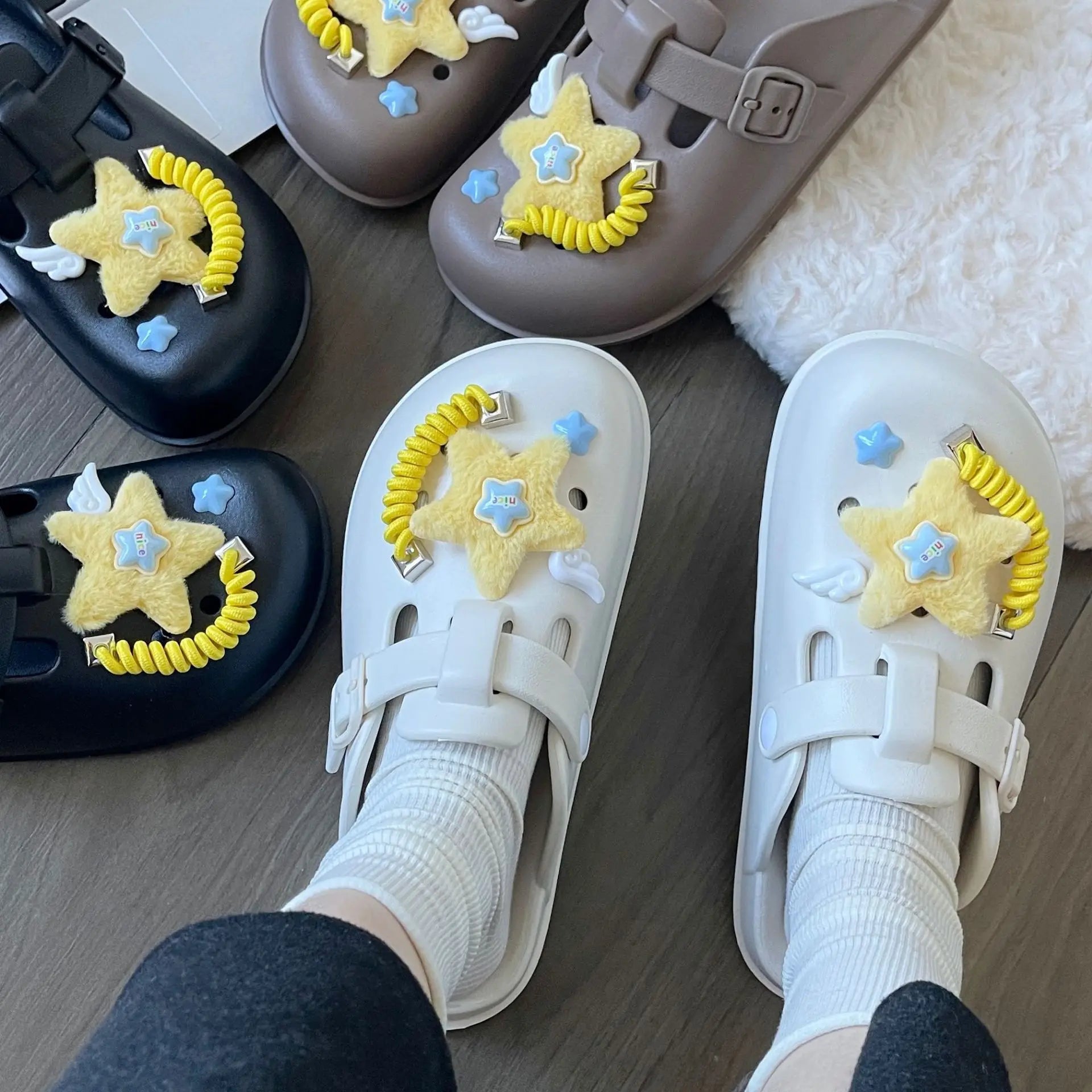 Top selling hole shoes with a high-end feel, non slip slippers for external wear, breathable half toe cap sandals