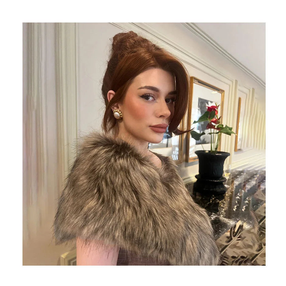 2025 new style bride winter fur shawl European and American foreign trade high-end fur small vest Christmas dress