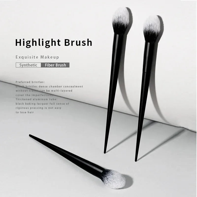 Makeup Brush 04 Highlight Brush Soft Fiber Hair Elegant Black Handle Brand Makeup Brushes for Woman