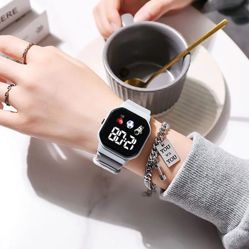 Sports Watch For Women And Men LED Electronic Digital Watch Fashion Casual Simple Silicone Female Watch Electronic Clock