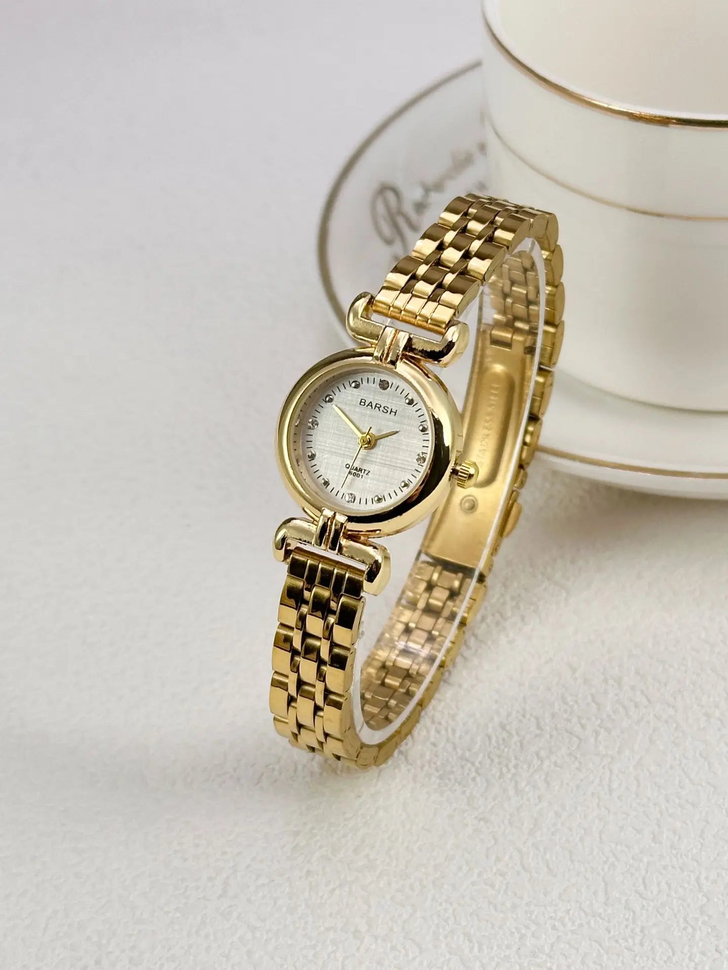 Women's Watches Fashionable and High-end Gold Steel Strip Small Dial Quartz Watch Simple Elegant Style Ladies' Watches