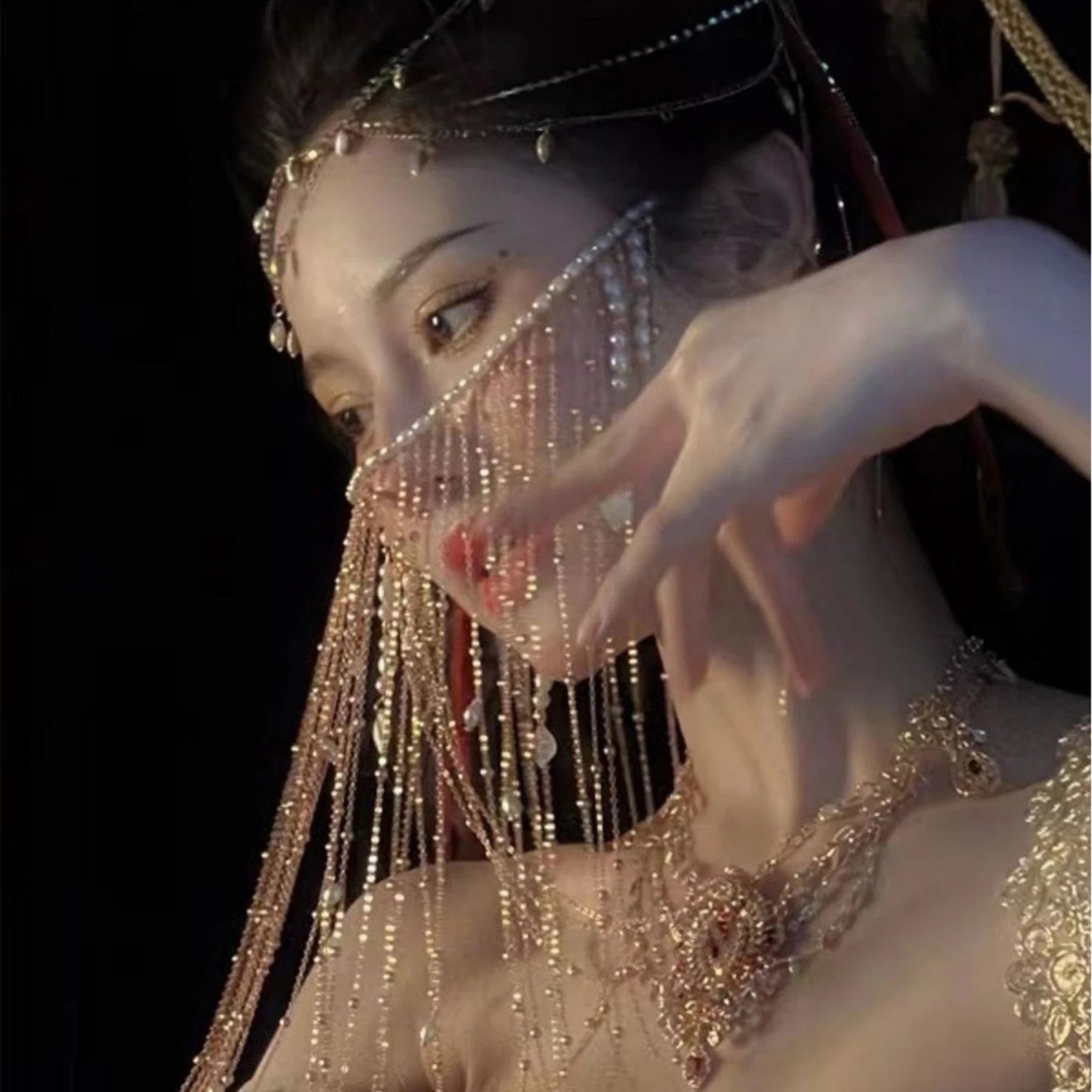 Luxury Jewelry Hair Accessories For Women Waterdrop Flower Tassel Forehead Chain Sexy Red Gemstone Hair Pendant Elegant Hairpin