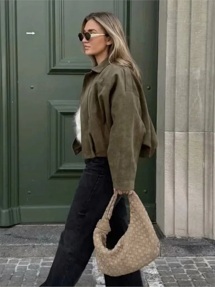 Women's Fashion Jacket Chic Street Fashion Coat: Elegant Women's Autumn Jacket with Loose Bat Sleeves for Youth