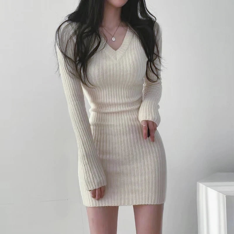 Women's Vintage Warm Bodycon Sweater Dress Autumn 2025 Thick Knitted Winter Fashion Elegant Solid Color Apricot Dress
