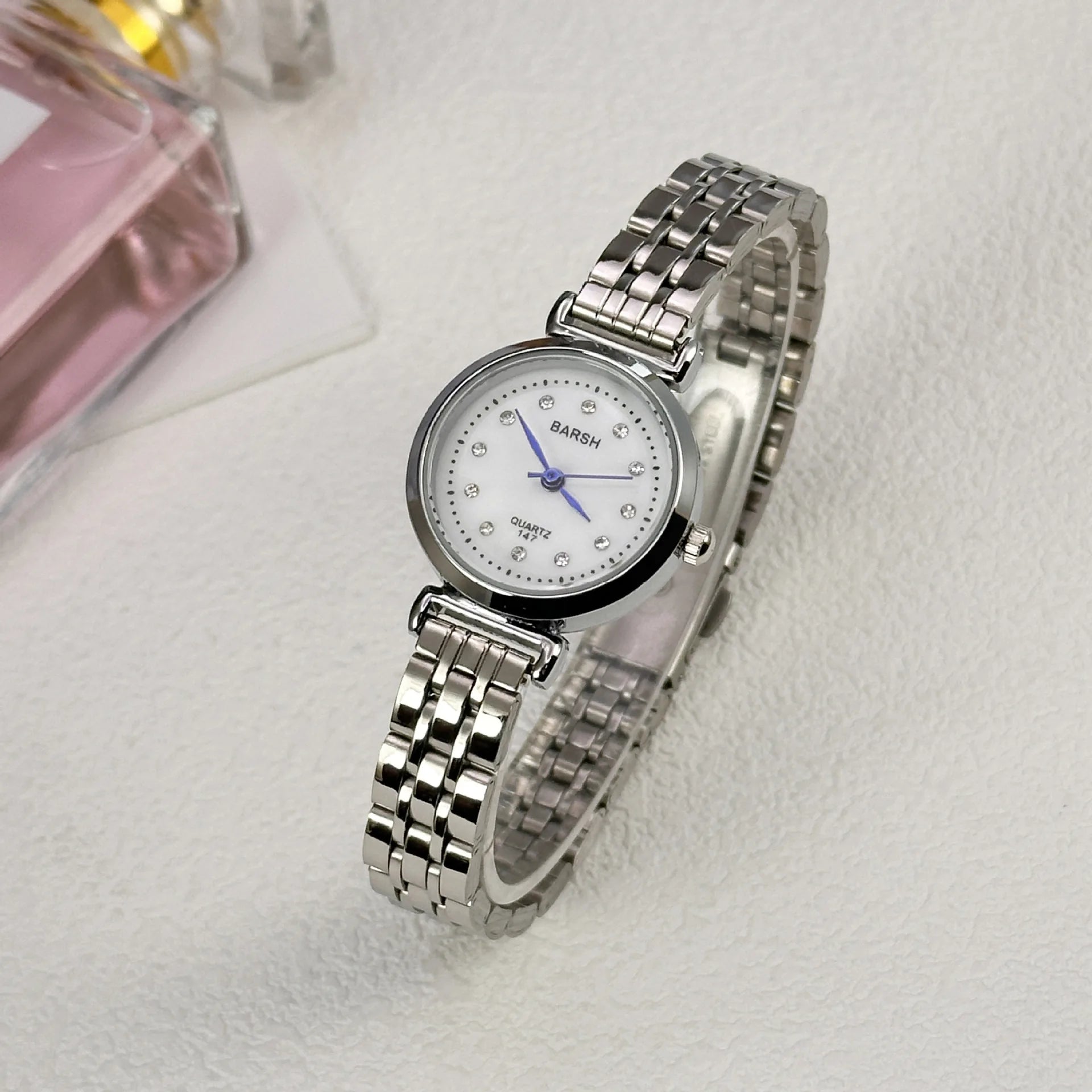 Women's Watches Fashionable and High-end Gold Steel Strip Small Dial Quartz Watch Simple Elegant Style Ladies' Watches