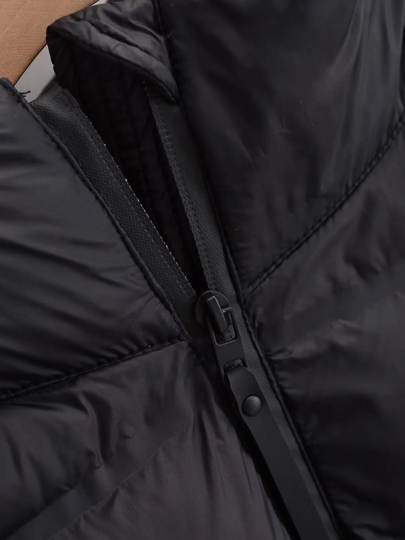 Winter Jackets For Women 2025 Black Spliced Long Sleeve Winter Women's Cold Coat Luxury Parkas Female New In Outerwear