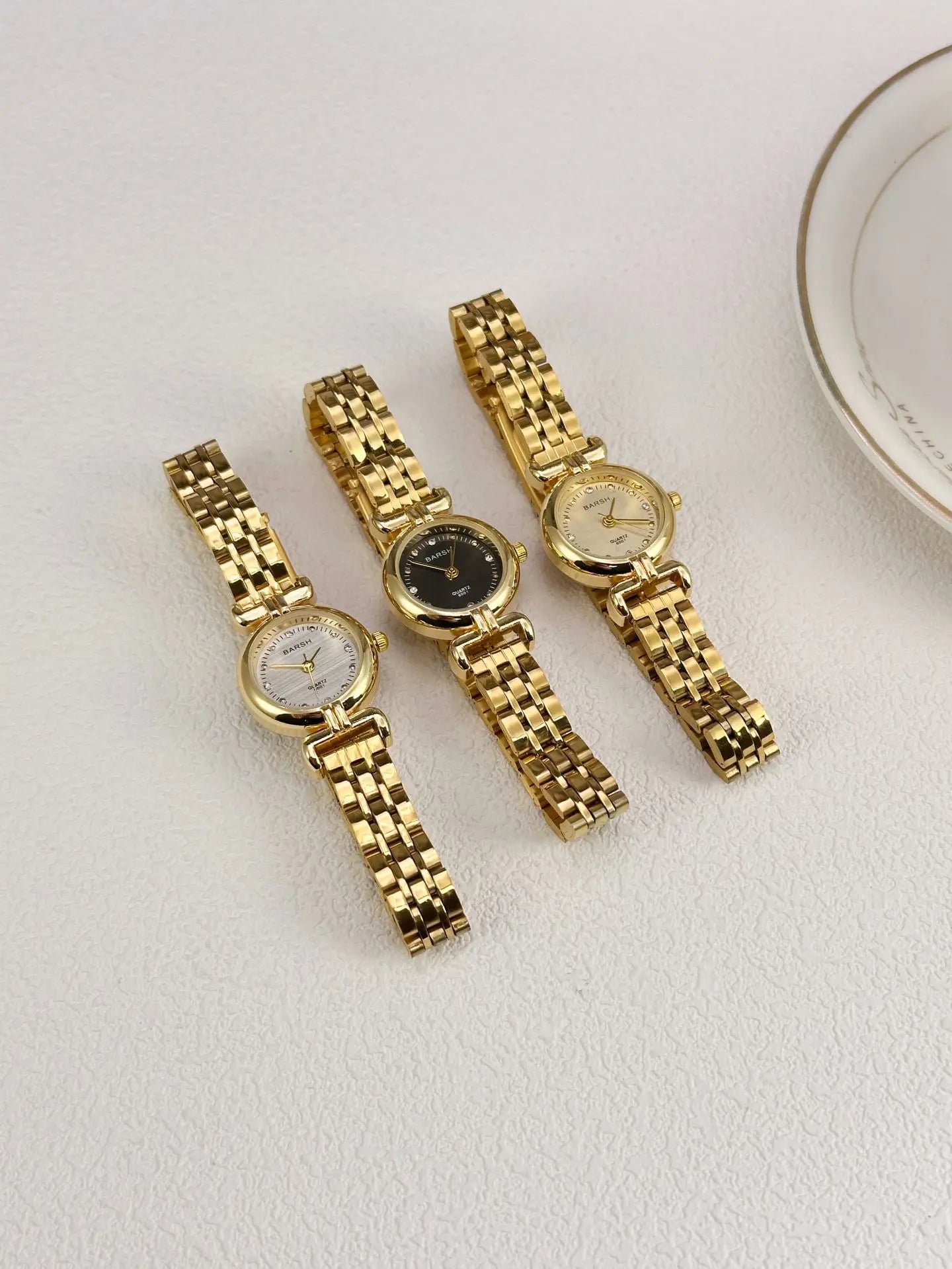 Women's Watches Fashionable and High-end Gold Steel Strip Small Dial Quartz Watch Simple Elegant Style Ladies' Watches