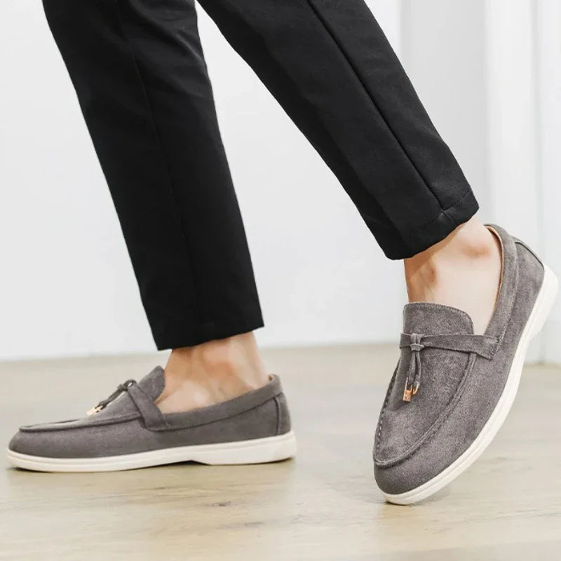 New Men's Shoes Suede Loafers Fashionable British Men's Casual Shoes Moccasins Outdoor Driving Shoes Handmade Slip Flat Shoes