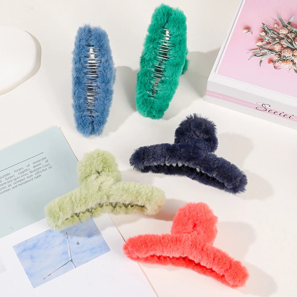 Winter Plush Hair Claw Elegant Acrylic Hairpins Faux Fur Hair Clip Barrette Crab Headwear for Women Girls Hair Accessories