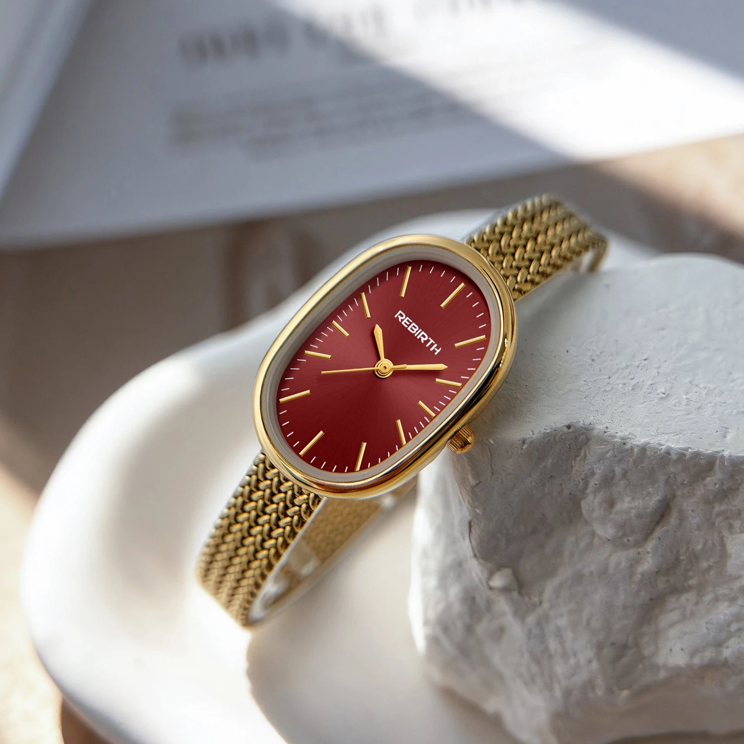 Women's Simple, Fashionable, Business-Like and Elegant Quartz Watch Is Suitable for Daily Wear