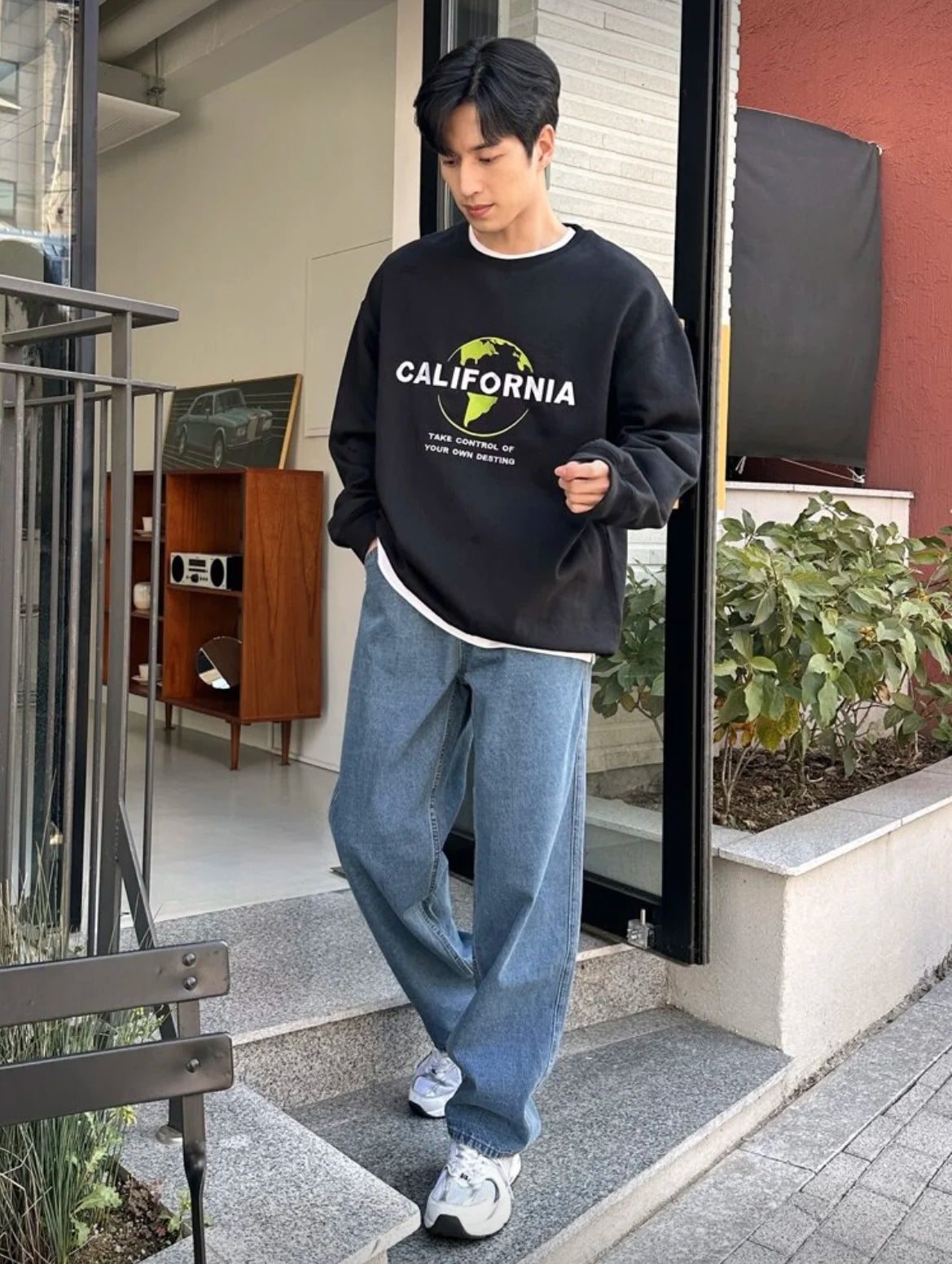 Men's Jeans - Light Blue Relaxed Straight Leg, Everyday Comfort, All-Season Fit