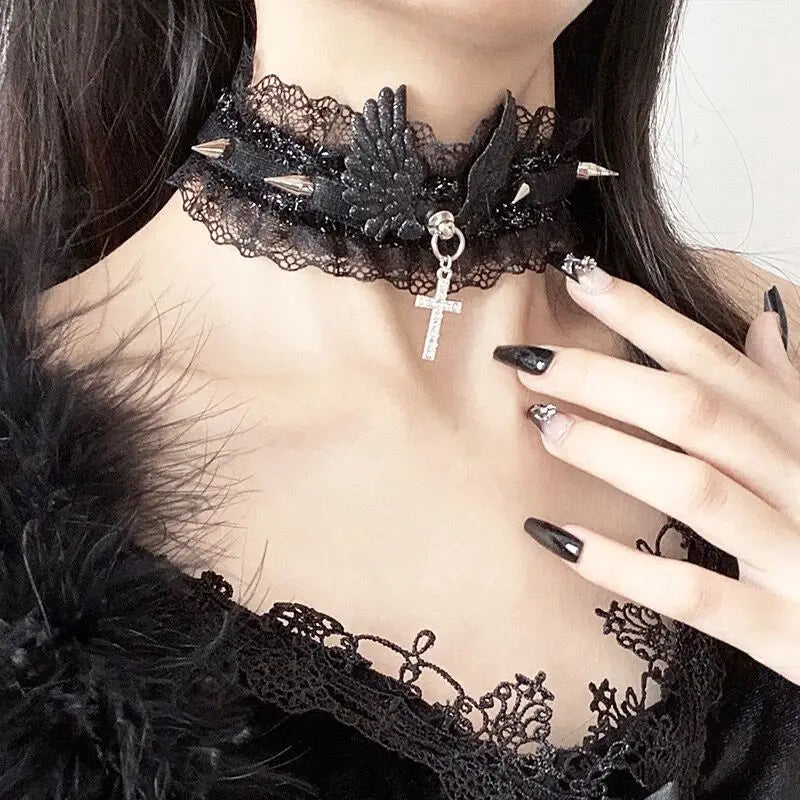 Sexy White Lace Necklace Accessories Punk Rivet Cross Clavicle Chain Romantic Angel Wings Choker Necklace for Women Jewelry