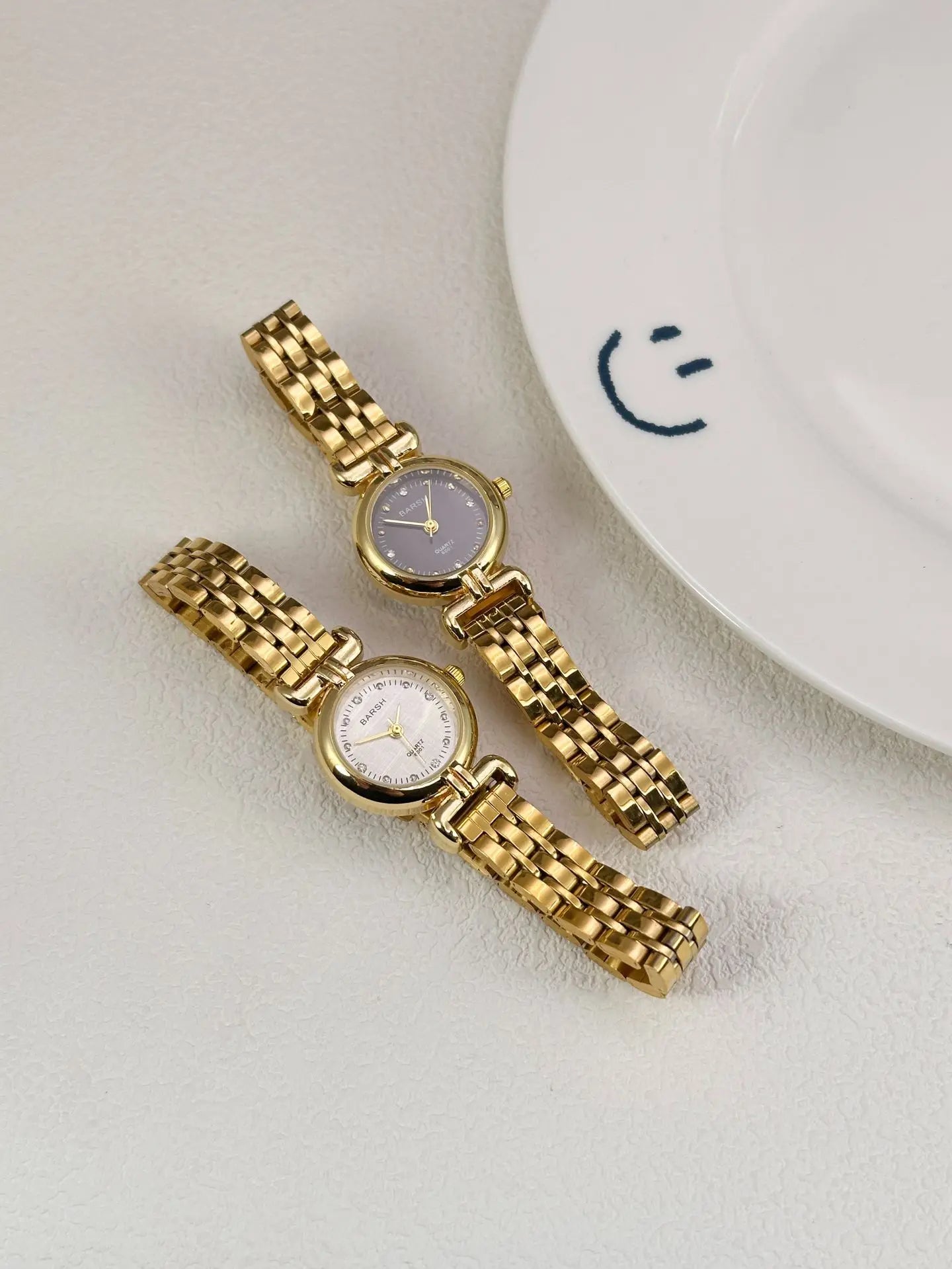 Women's Watches Fashionable and High-end Gold Steel Strip Small Dial Quartz Watch Simple Elegant Style Ladies' Watches