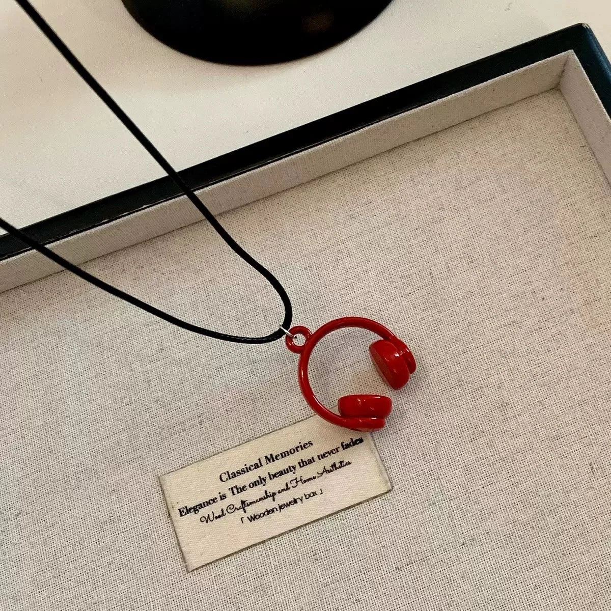 Creative Mini Fashion Earphones Pendant Necklace Women Neck Sweater Chain High Sense Accessories Jewelry for Women Gift