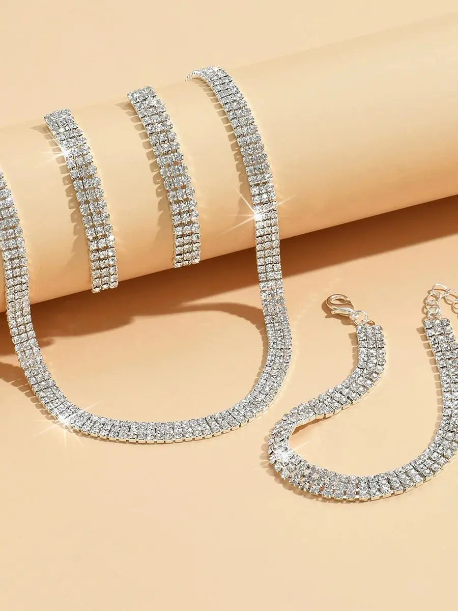 Ladies' fashionable and simple geometric design set, light luxury style versatile and high-end jewelry set