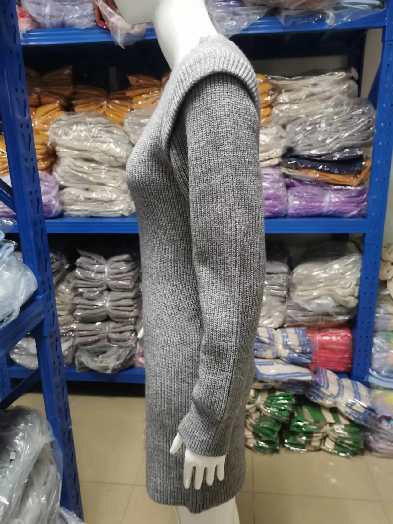 Autumn and winter new women's clothing fashionable temperament sexy round neck long sleeved hip hugging sweater women's dress