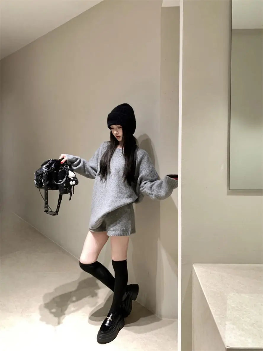 Korean Women's Suit in Autumn and Winter Loose Round Neck Long Sleeve Sweater Jacket Shorts Two-piece Suit