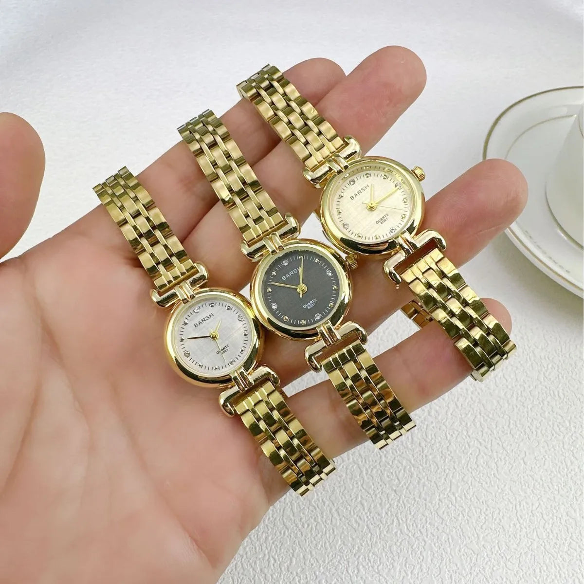 Women's Watches Fashionable and High-end Gold Steel Strip Small Dial Quartz Watch Simple Elegant Style Ladies' Watches