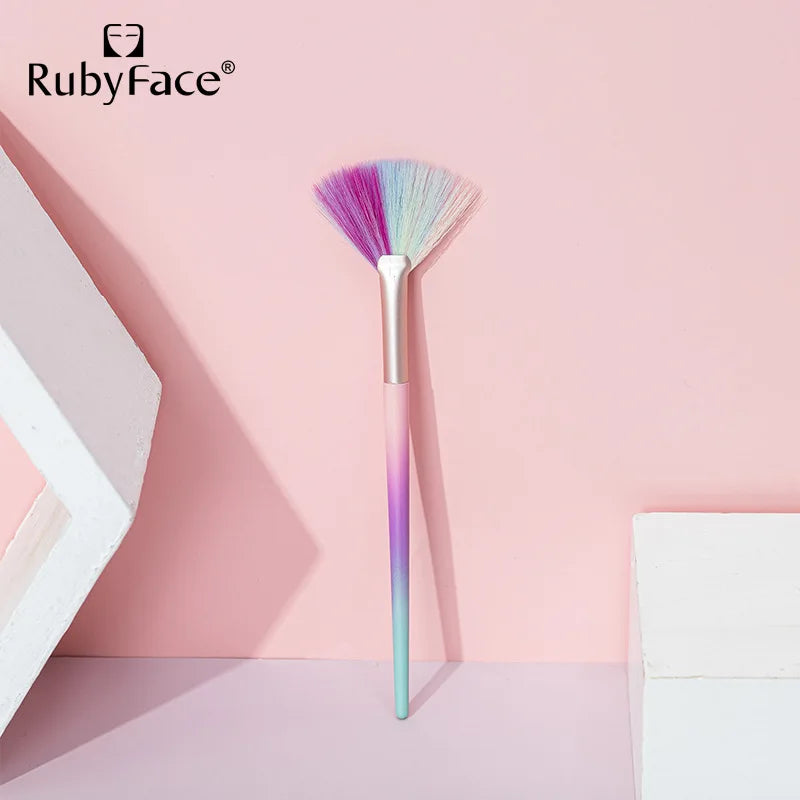 Beauty Colorful Tricolor Makeup Brush for Cosmetics Foundation Blush Powder Eyeshadow Makeup Brush Tool Soft Makeup Brushes