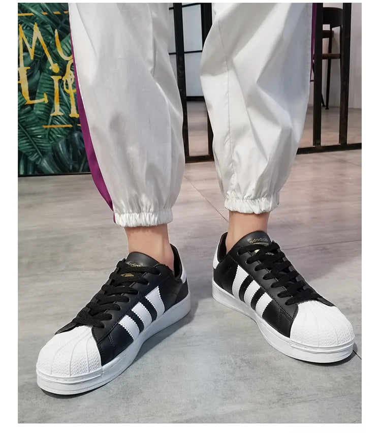 Couple Boardshoes Simple Basics Versatile Comfy Casual Light Walking Shoes New Hot Selling Men Women Student Little White Shoes