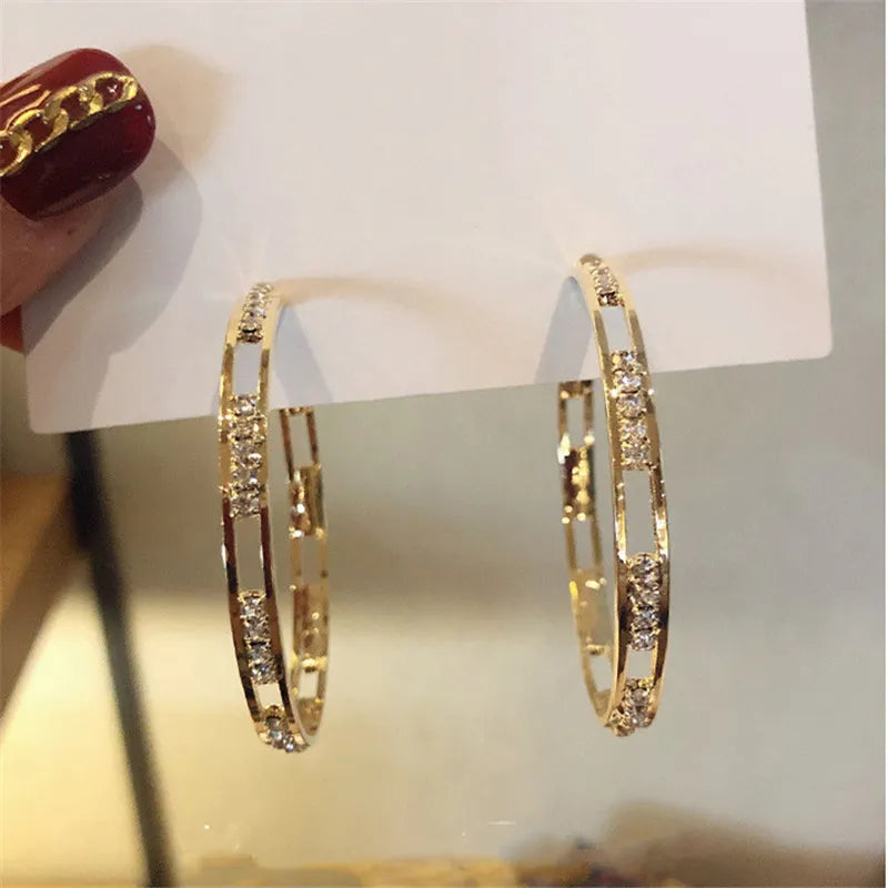 Luxury Female Big White Round Hoop Earrings Fashion Gold Color Color Wedding Earrings Double Zircon Stone Earrings For Women