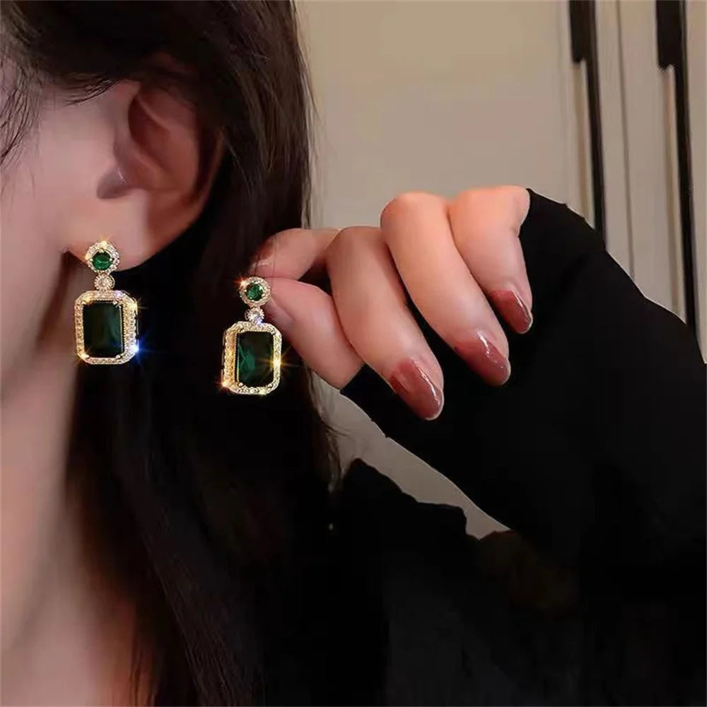 Classic Women's Three-piece Jewelry Set Statement Emerald Ring Fashion Green Zircon Ring Earring Necklace Wedding Jewelry Sets ﻿