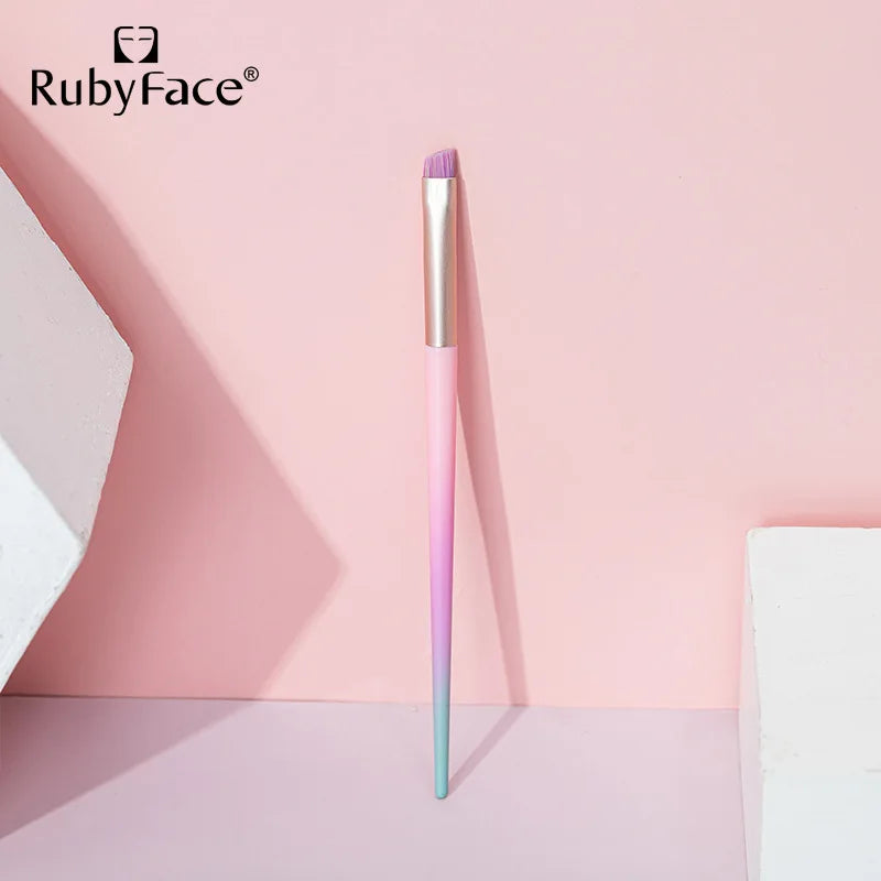 Beauty Colorful Tricolor Makeup Brush for Cosmetics Foundation Blush Powder Eyeshadow Makeup Brush Tool Soft Makeup Brushes