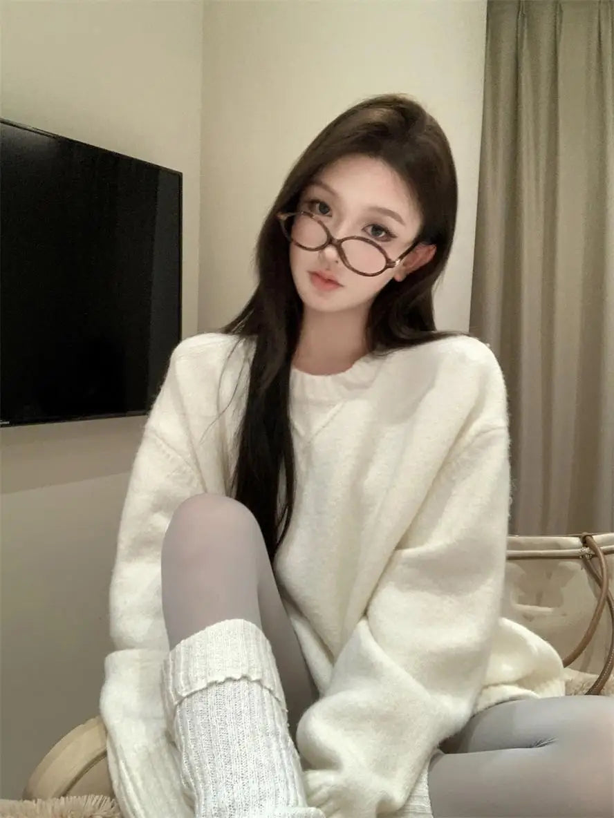 Korean Women's Suit in Autumn and Winter Loose Round Neck Long Sleeve Sweater Jacket Shorts Two-piece Suit