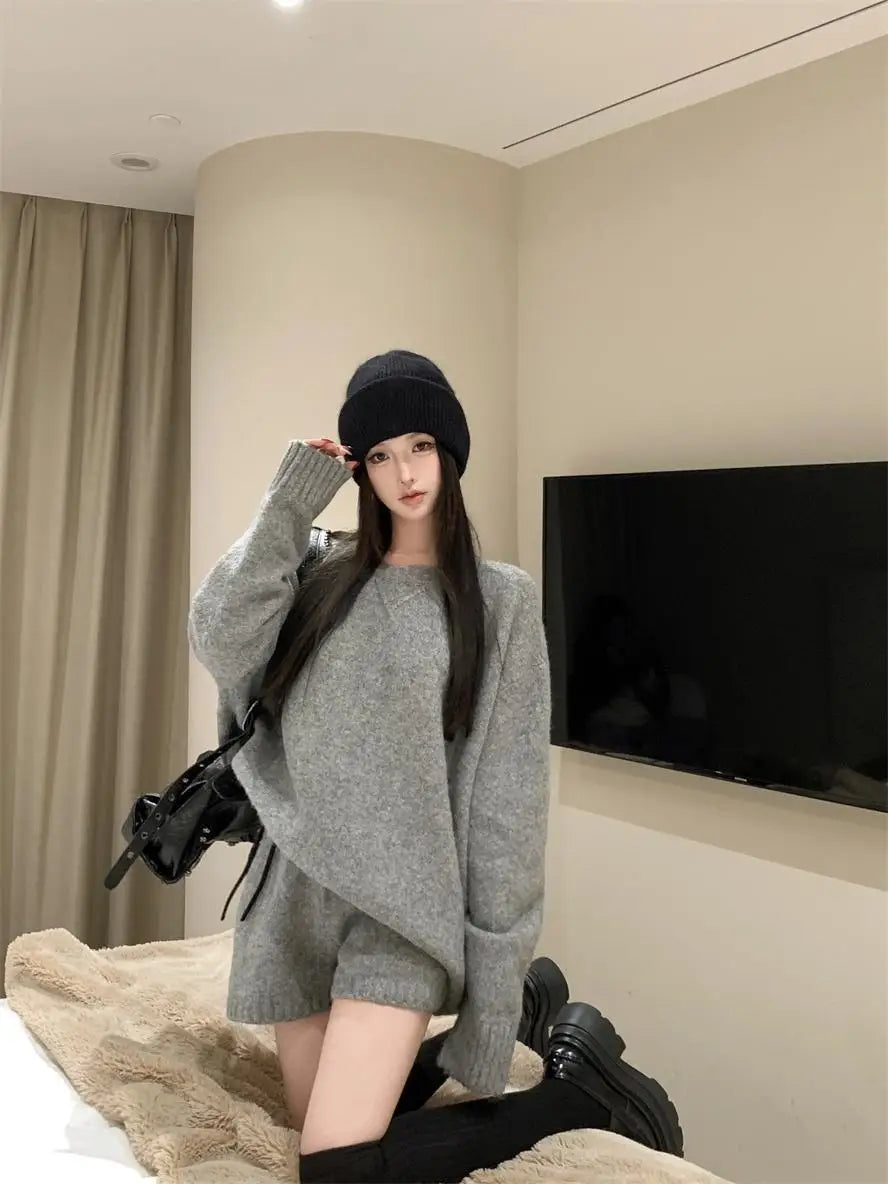 Korean Women's Suit in Autumn and Winter Loose Round Neck Long Sleeve Sweater Jacket Shorts Two-piece Suit