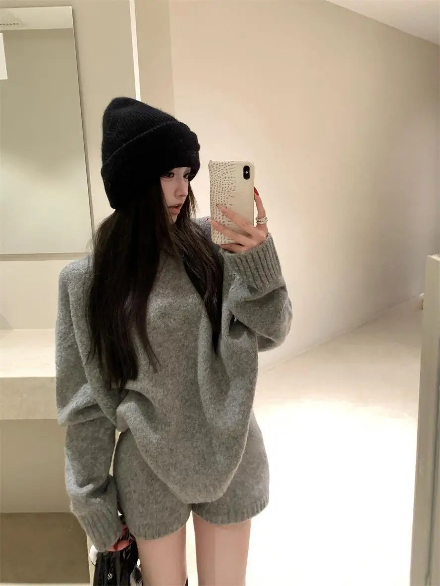 Korean Women's Suit in Autumn and Winter Loose Round Neck Long Sleeve Sweater Jacket Shorts Two-piece Suit