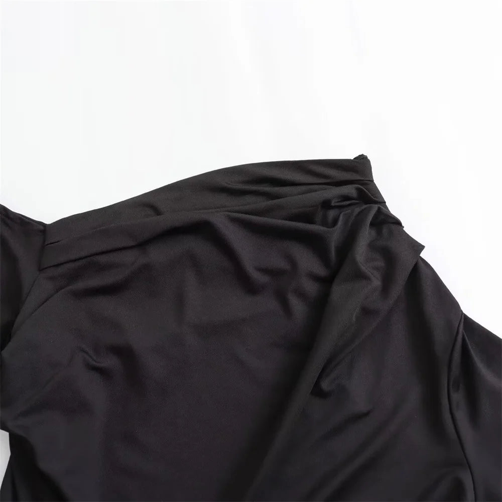 Autumn and winter new women's clothing style, Western style, slim fit, asymmetrical design, solid color long sleeved dress