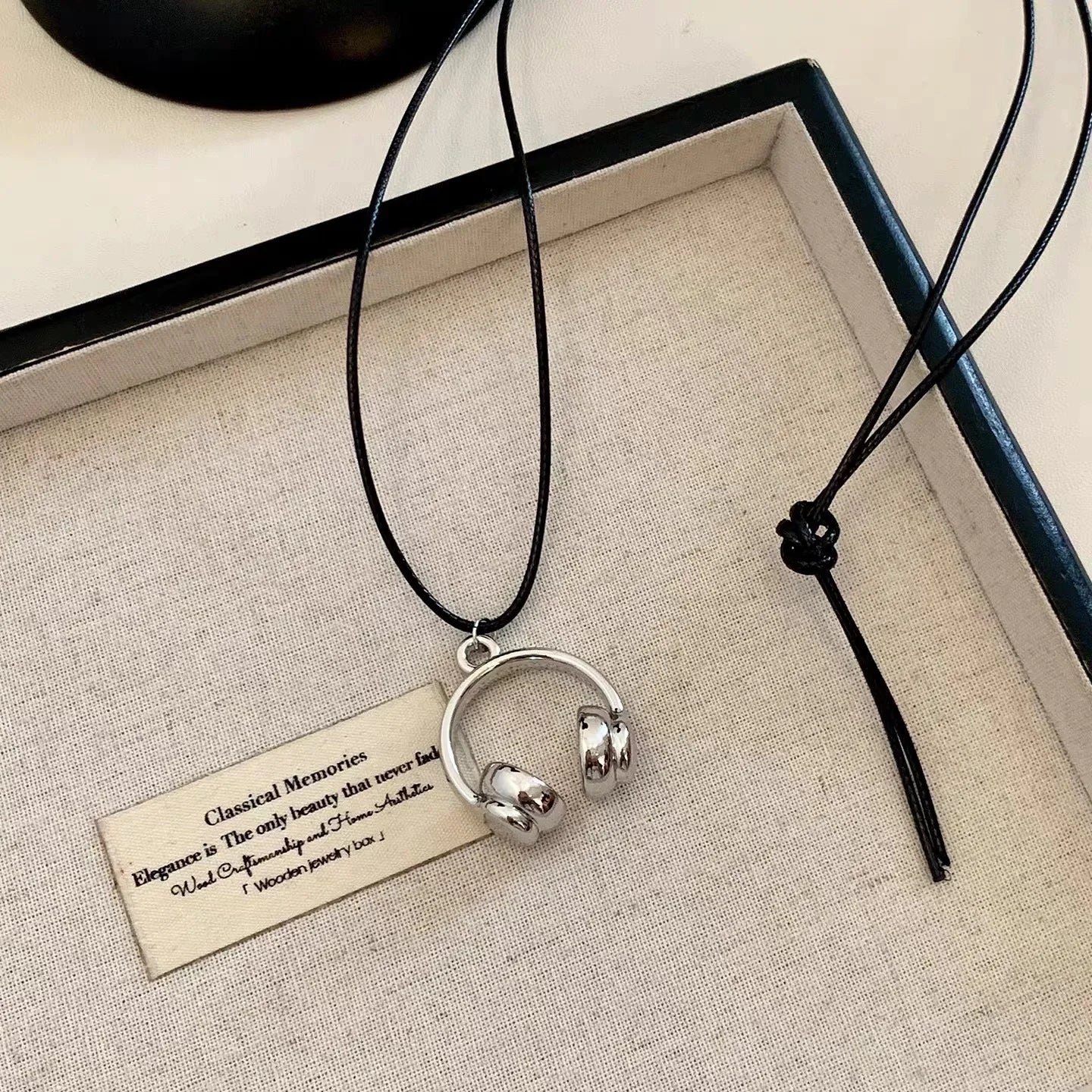 Creative Mini Fashion Earphones Pendant Necklace Women Neck Sweater Chain High Sense Accessories Jewelry for Women Gift