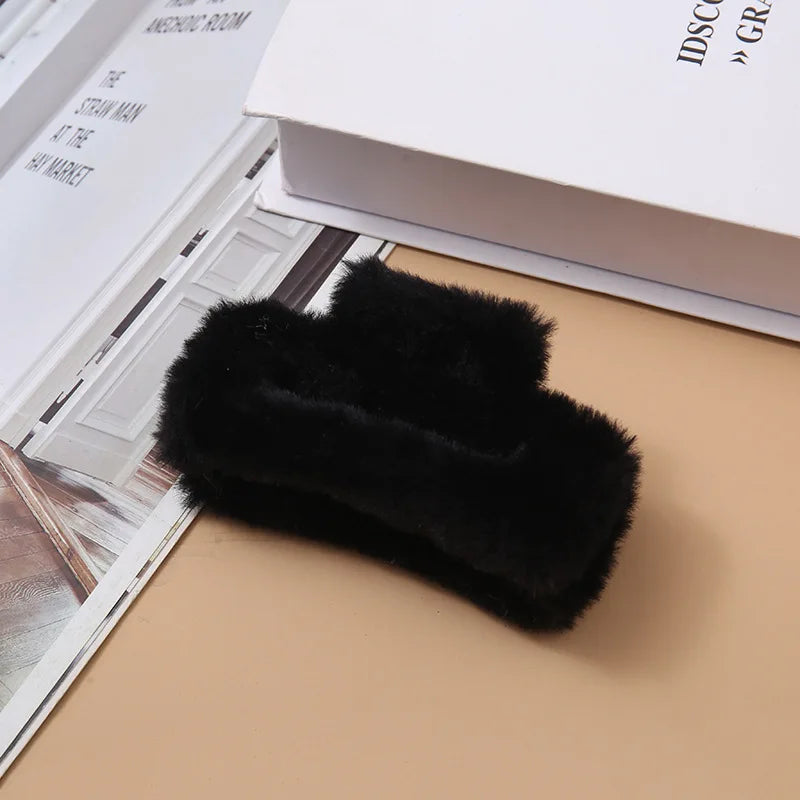 Winter Plush Square Hair Claw for Women Korean Elegant Acrylic Hairpins Faux Fur Hair Clip Pink Barrette Crab Hair Accessories