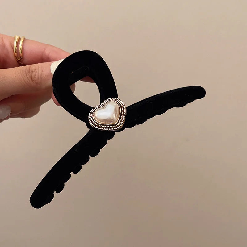 Women Hair Accessories Korean Fashion Large Black Pearl Camellia Heart Hair Claw Elegant Updo Headwear for Girls Shark Hair Pins