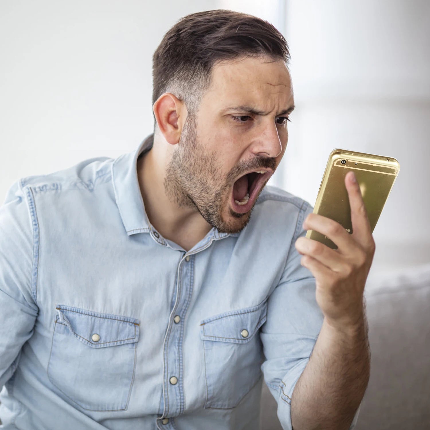 Electric phone toys for pranks, electric shock toys, and simulation phones are essential black technologies for pranks